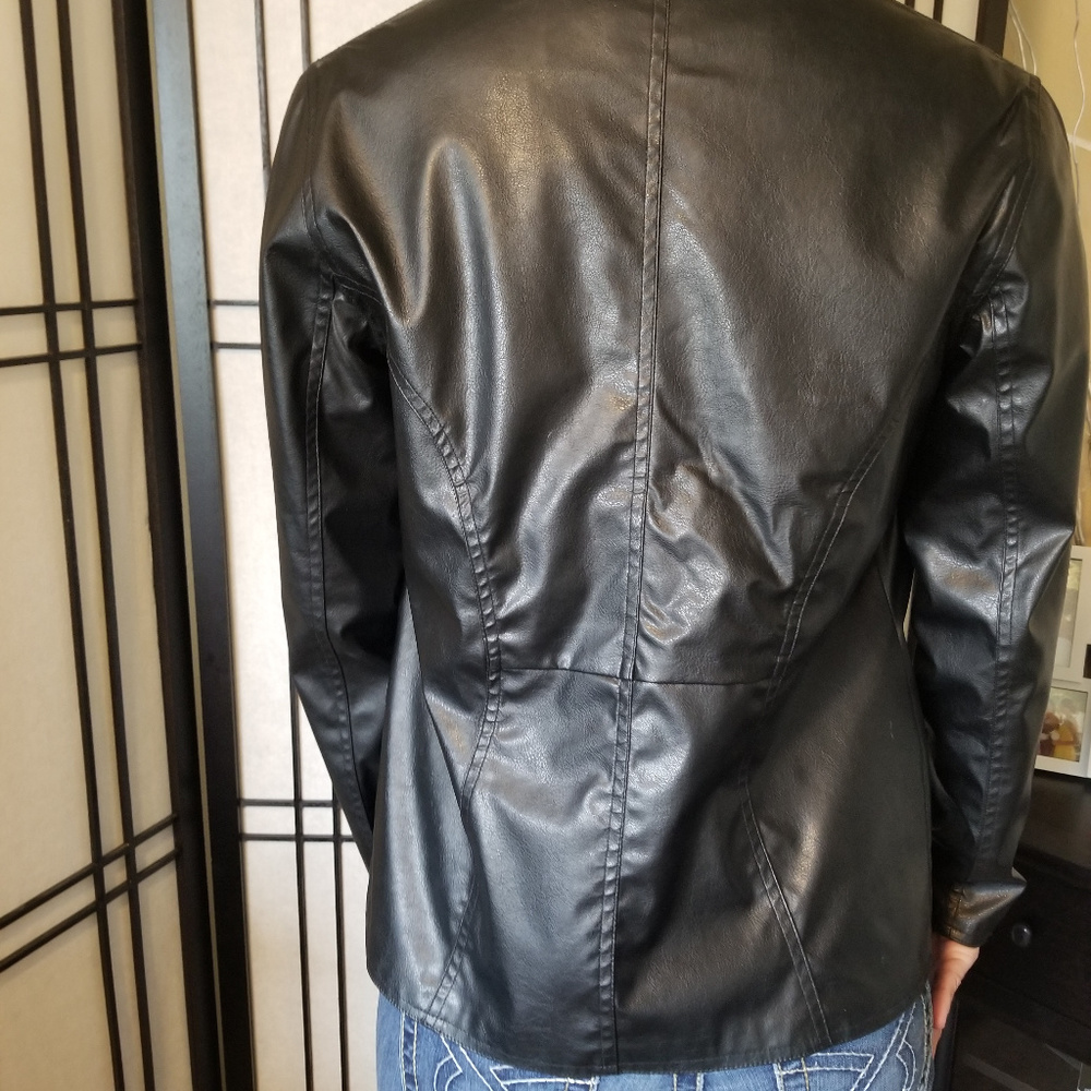 Leather jacket - Picture 3 of 3